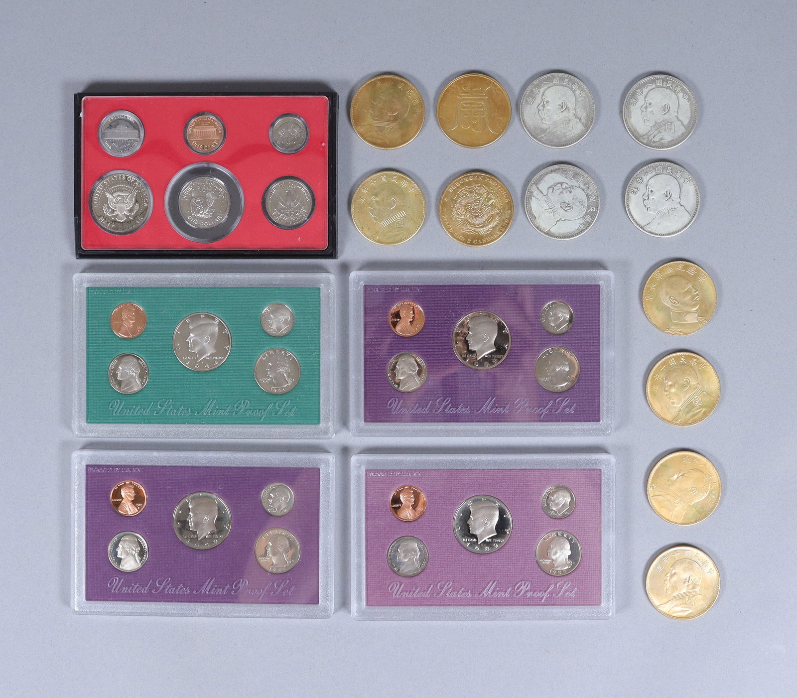 Lots estate coins ungraded. We do not guarantee any material, age, carving, engravings or grading. (1 of 7)
