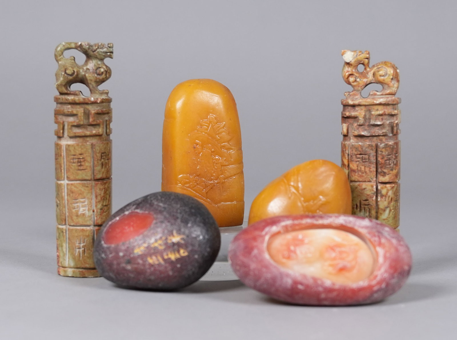 Lots Chinese fine carvings. (1 of 7)