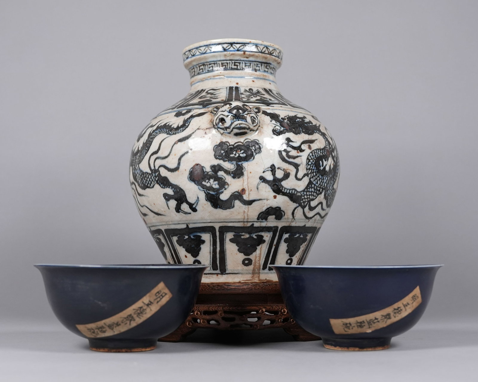 Lots Chinese fine porcelains, largest H: 10.6" x W: 10.5." (1 of 7)