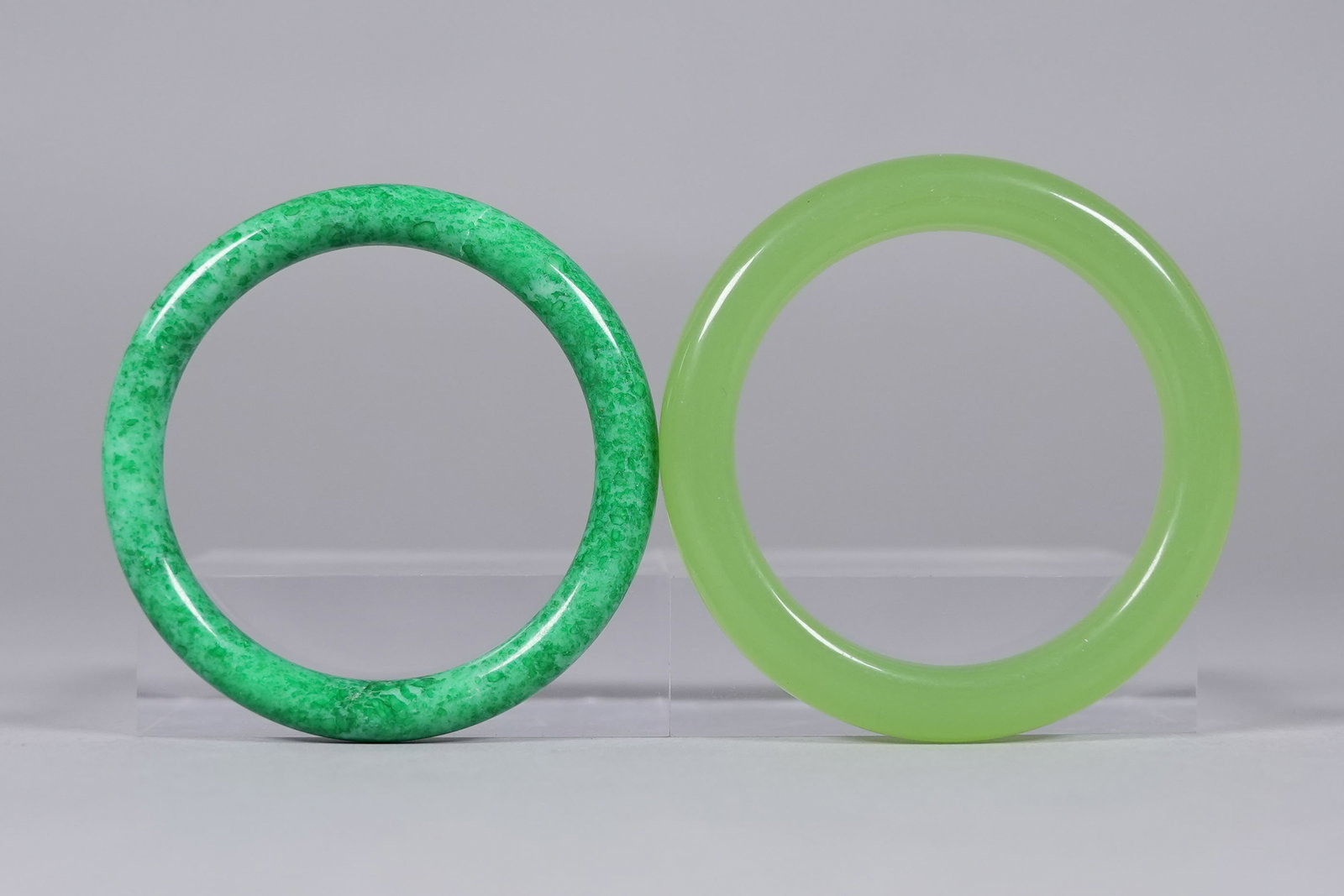 Lots Chinese fine bangles. - 2