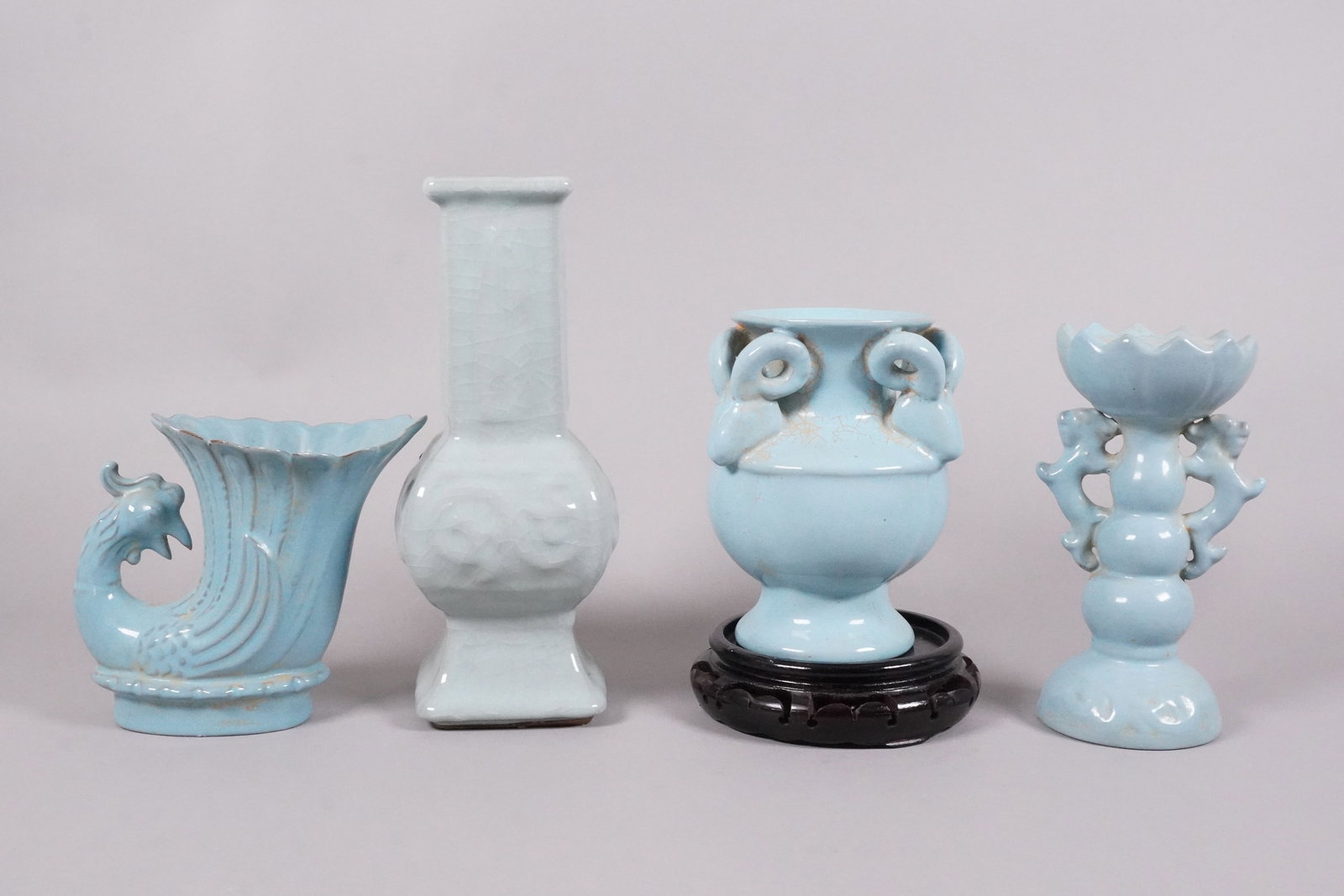 4 Chinese fine vase, largest H: 9.2" x W: 3.5." (1 of 7)