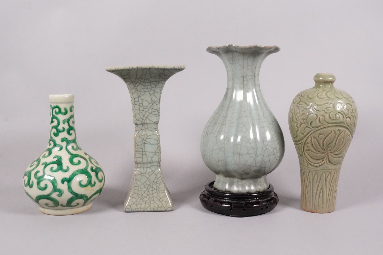 4 Chinese fine vase, largest H: 9.1" x W: 6." (1 of 7)