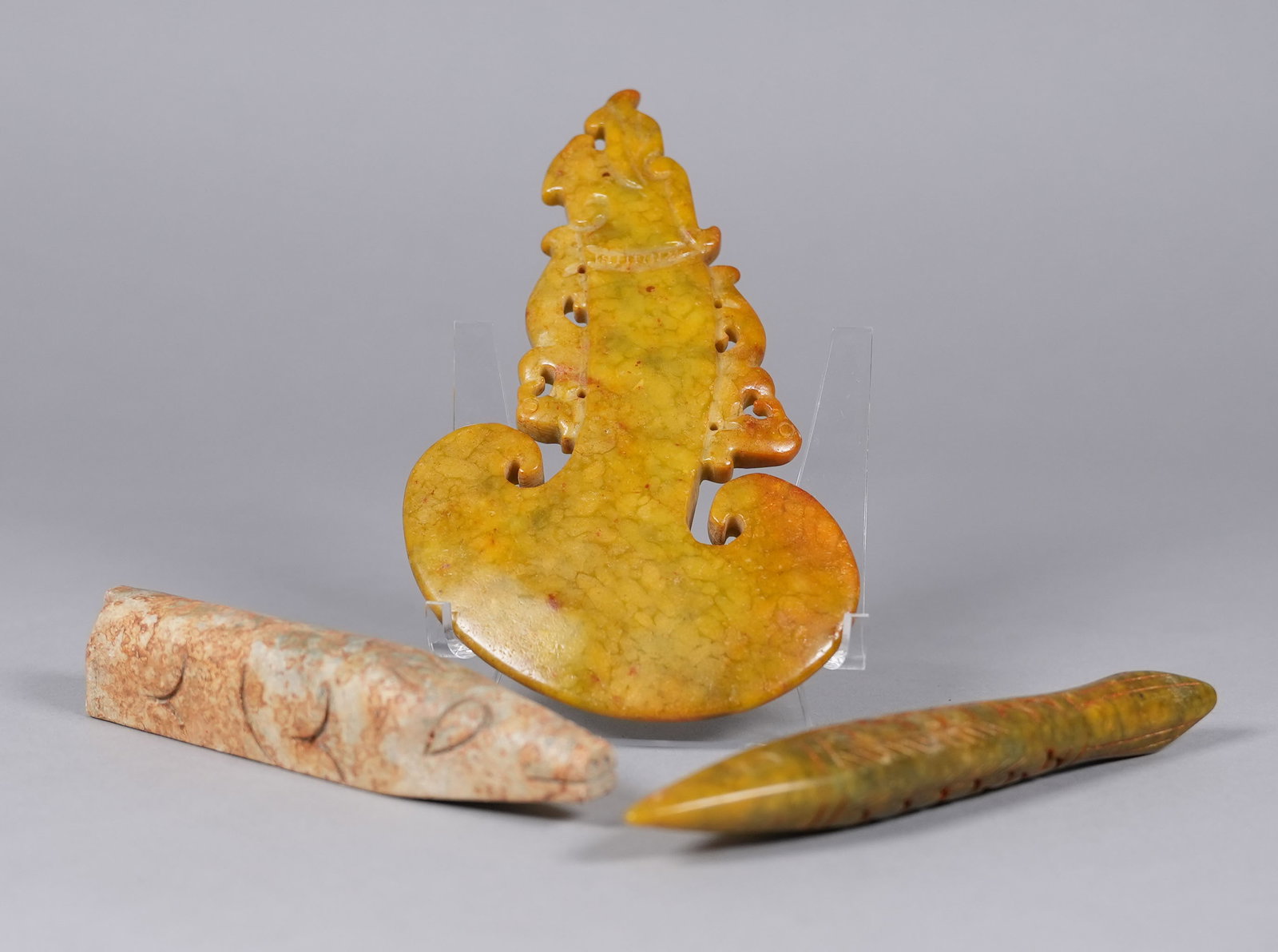 Lots Chinese fine carvings. (1 of 7)