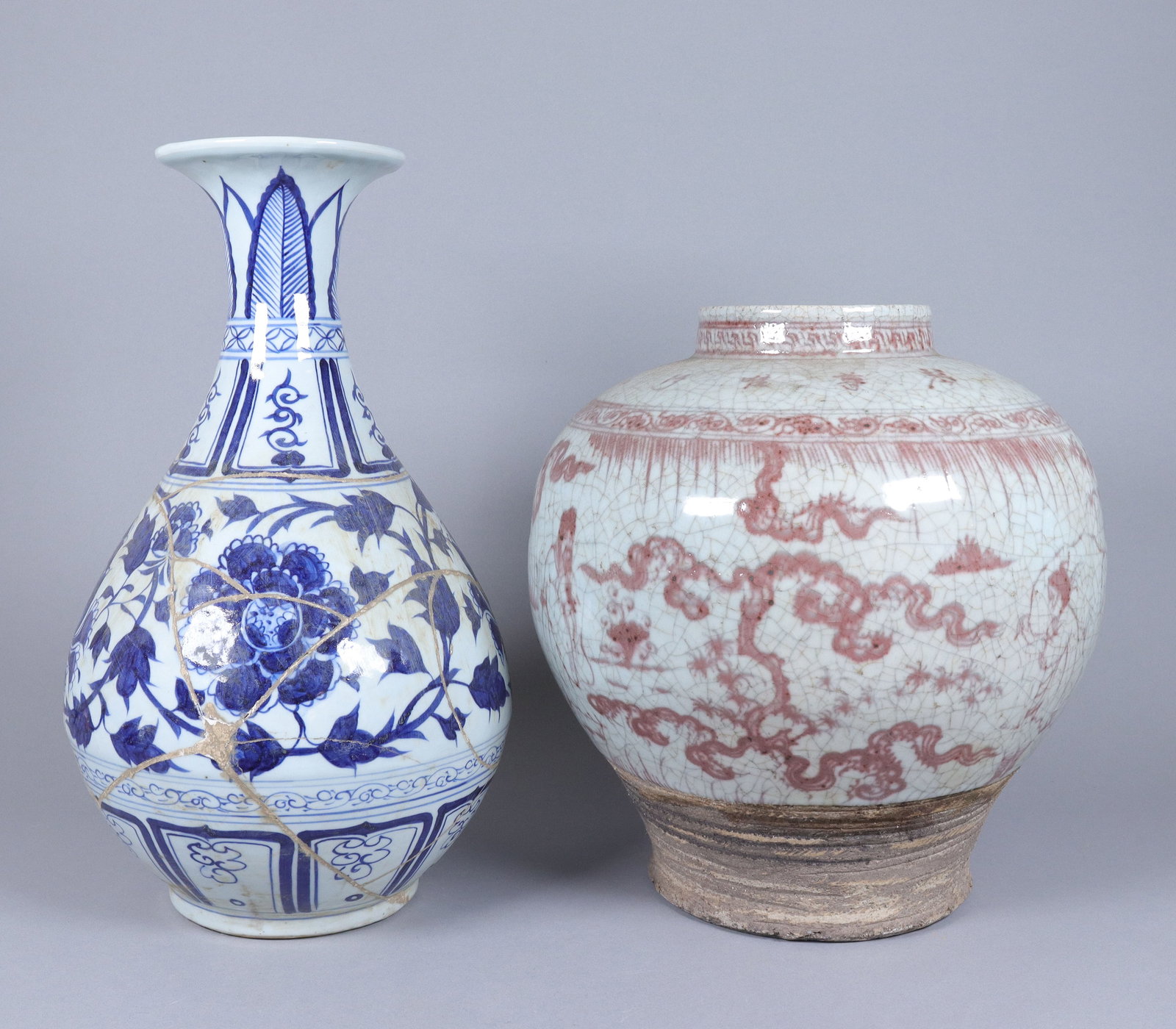 2 Chinese large vase, largest H: 17" x W: 10." Condition selling it as is, all sales are final. (1 of 7)