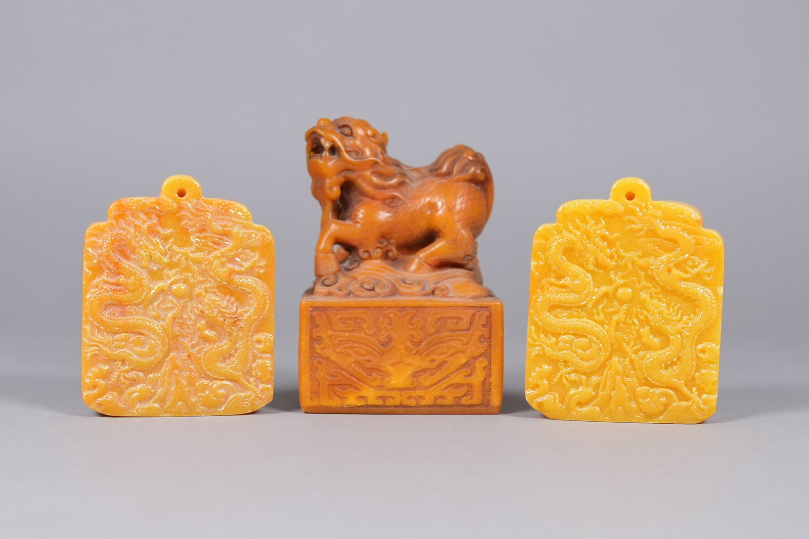 Lots Chinese fine carvings, largest H: 4.7" x W: 3.3.": Lots Chinese fine carvings, largest H: 4.7" x W: 3.3."