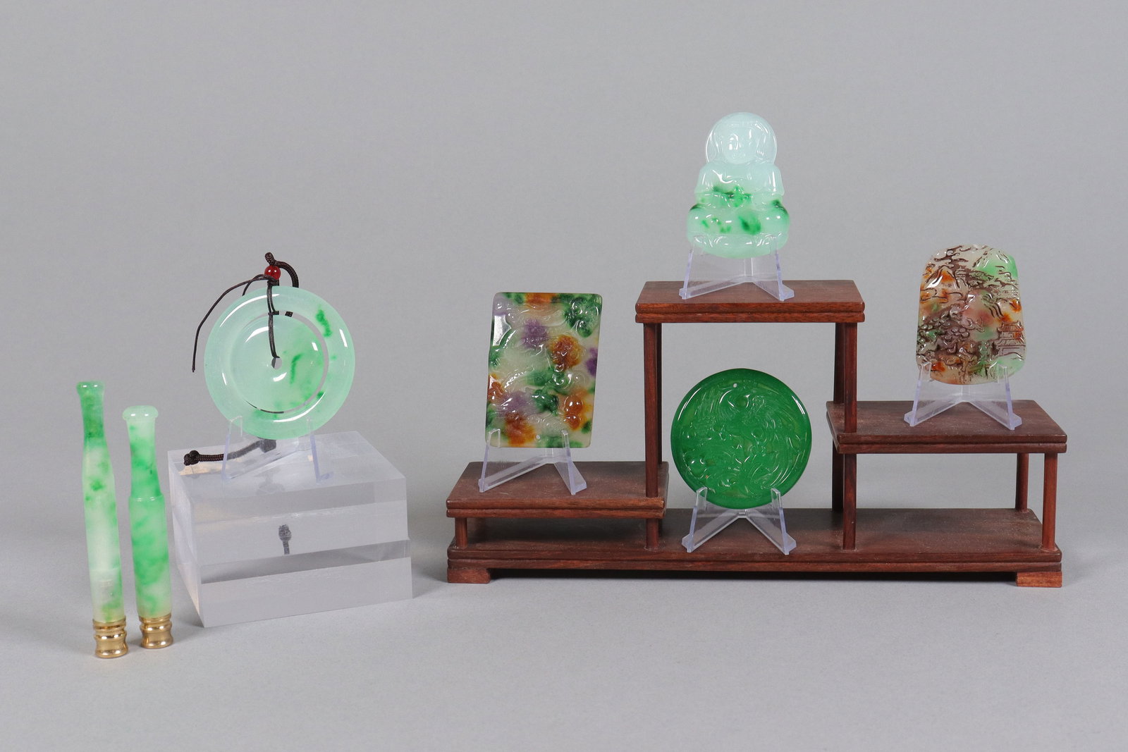 Lots Chinese fine carvings. (1 of 7)