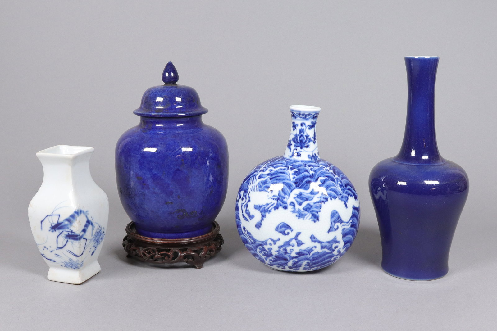 Lots Chinese fine vase, largest H: 9.25" x W: 4.25." (1 of 7)