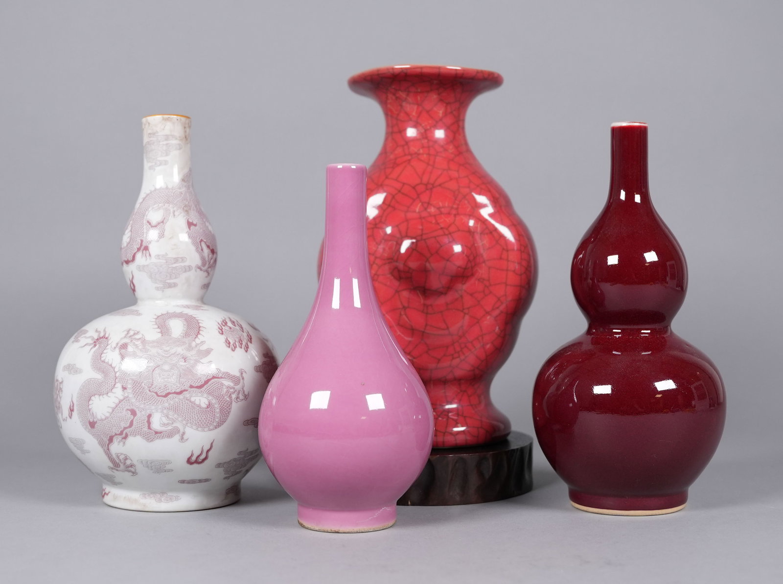 Lots Chinese fine vase, largest H: 9" x W: 5.15." (1 of 7)