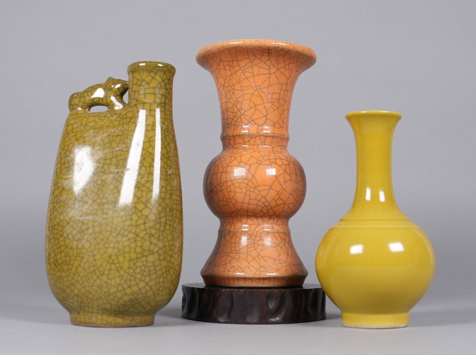 Lots Chinese fine vase, largest H: 8.5" x W: 4.5.": Lots Chinese fine vase, largest H: 8.5" x W: 4.5."