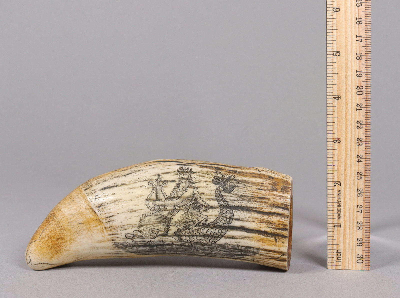A finely carved item ungraded (1 of 9)