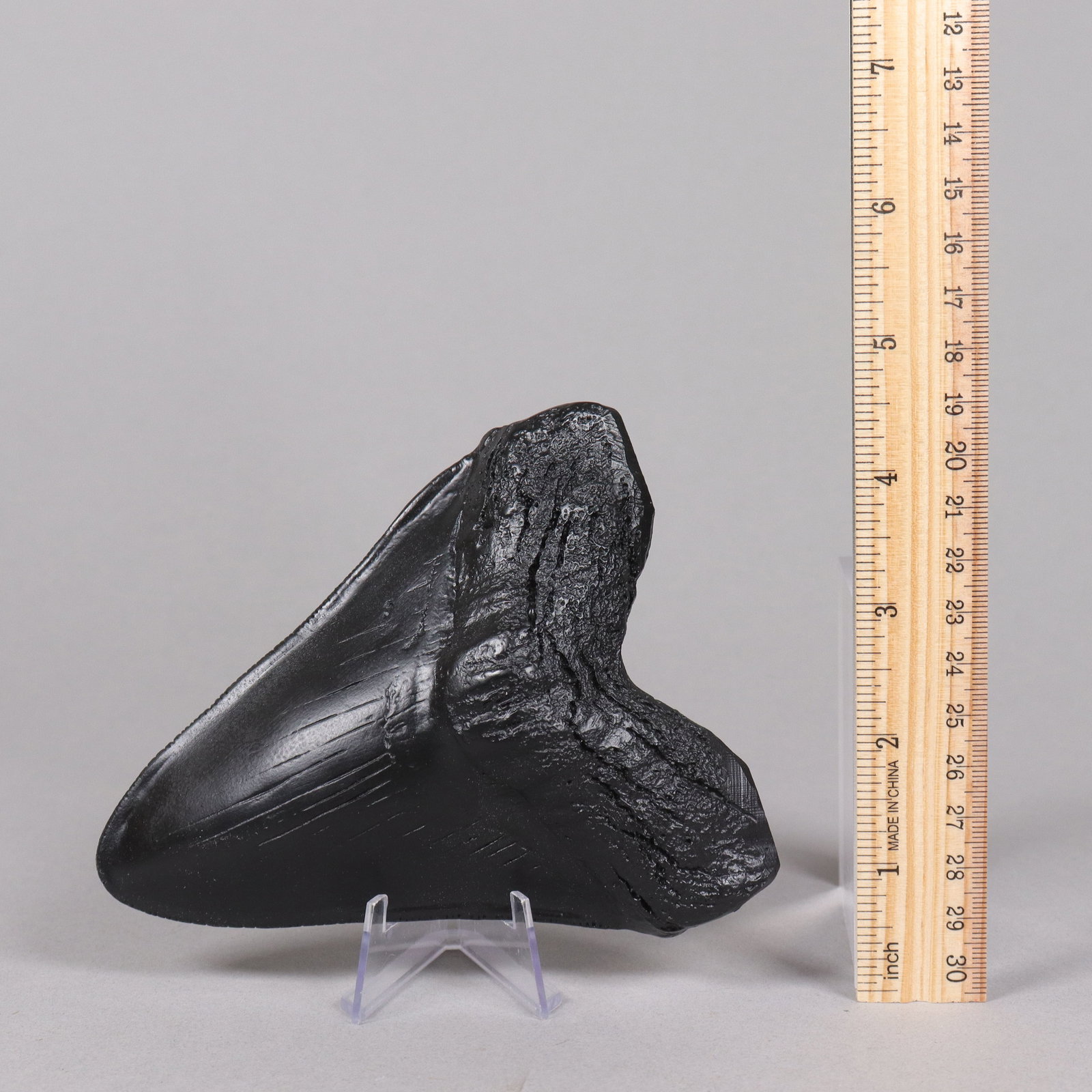 A large carved item ungraded (1 of 6)