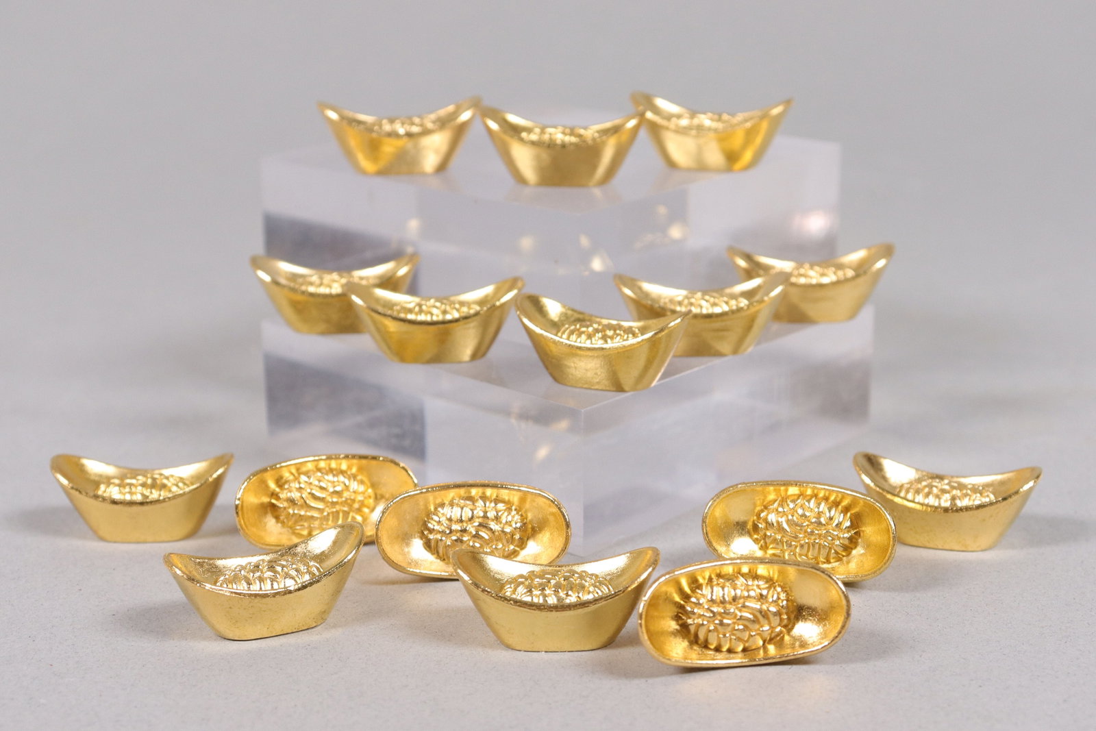 Lots Chinese ingots ungraded: Lots Chinese ingots ungraded. We do not guarantee its material, engraving, carvings, age or authenticity, and even grading. All sales are final, no return. Condition selling it as is. Please contact