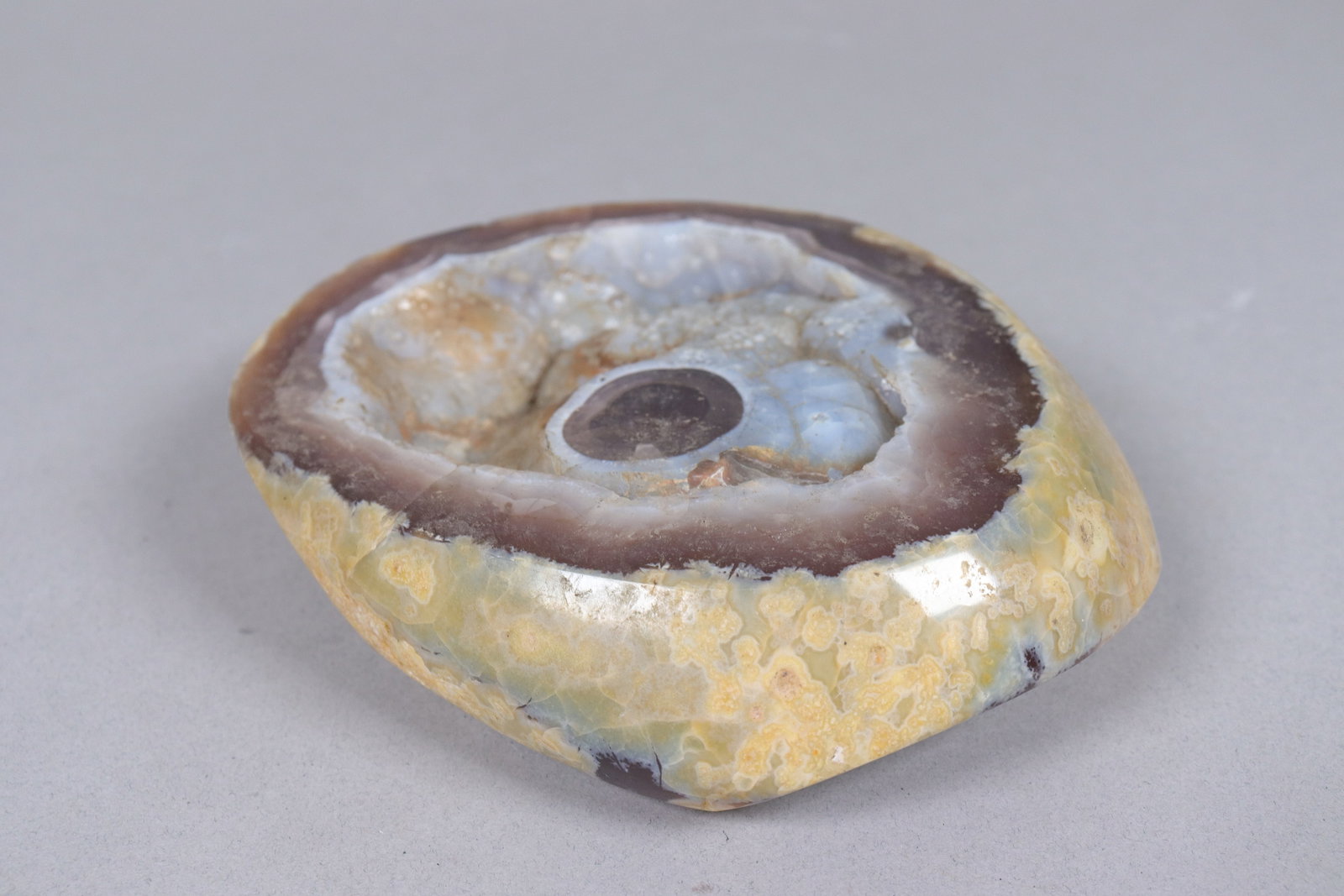 Lots carved geodes boulder - 5