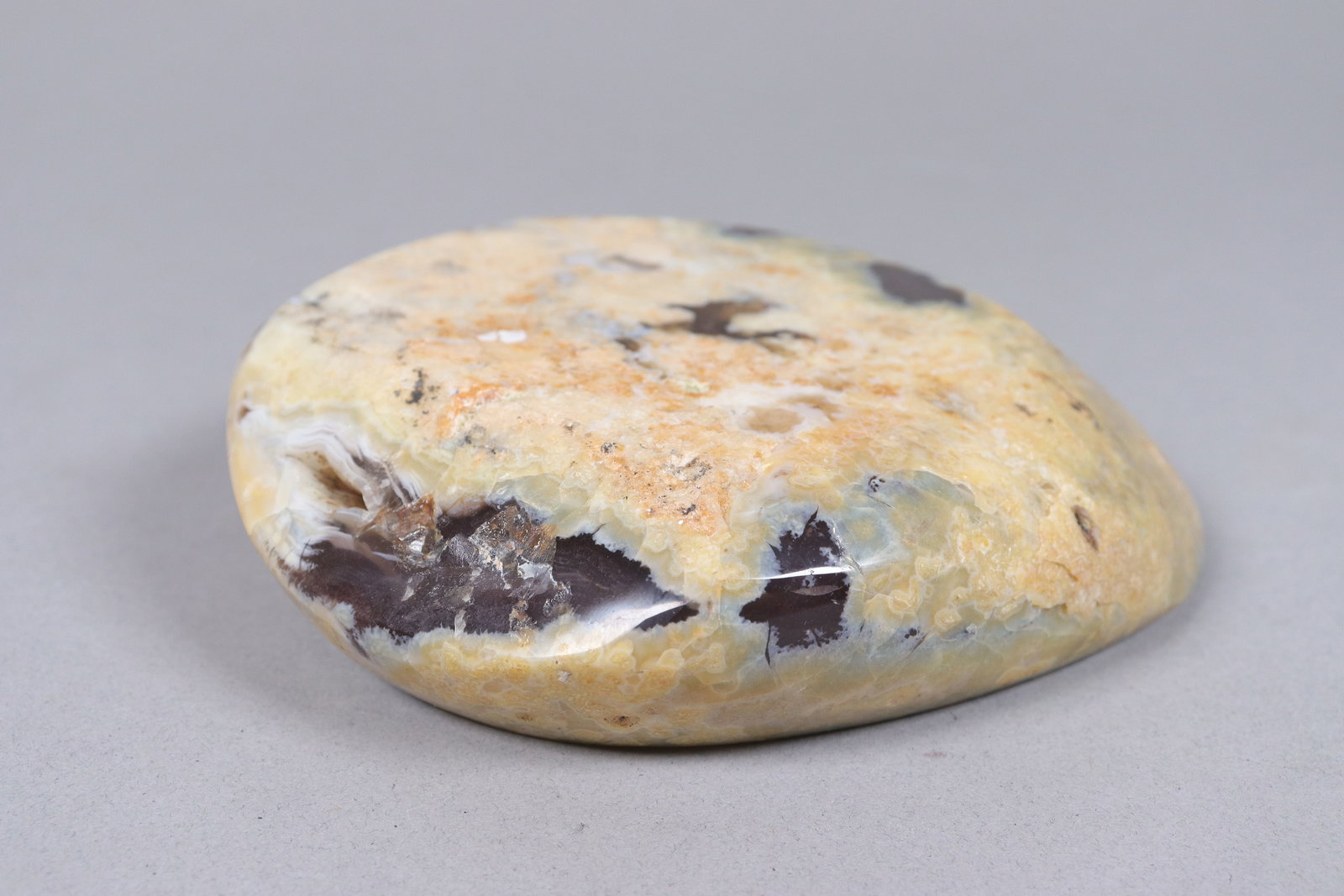 Lots carved geodes boulder - 6