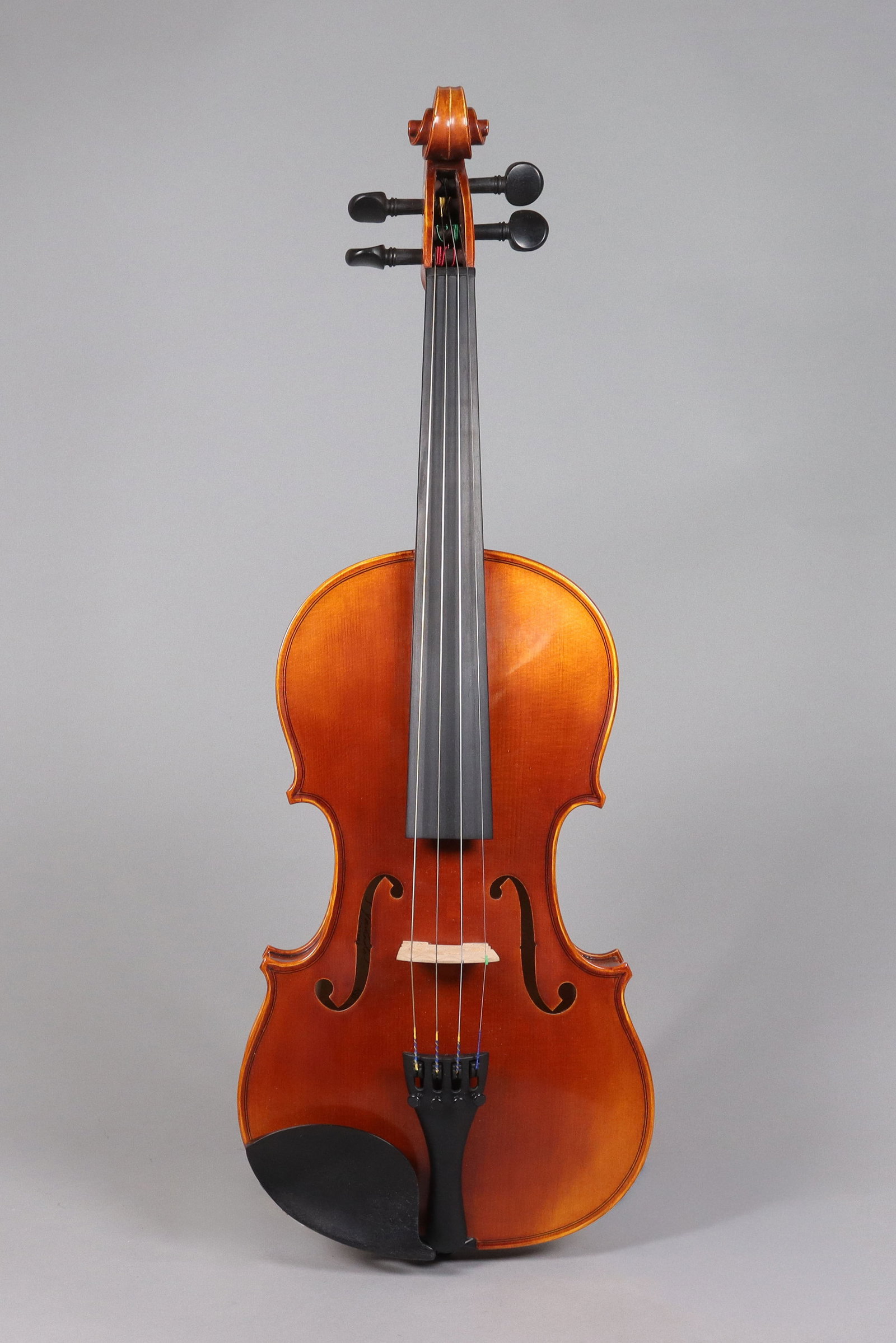 A Yamaha fine violin: A Yamaha fine violin.