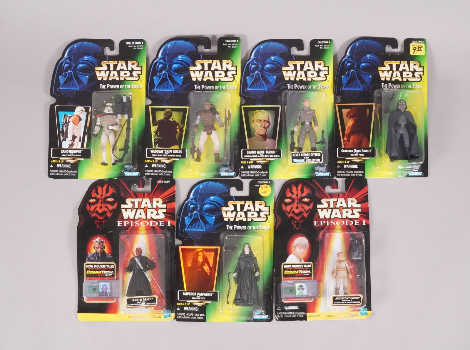Lots Star Wars action figures in box (1 of 5)