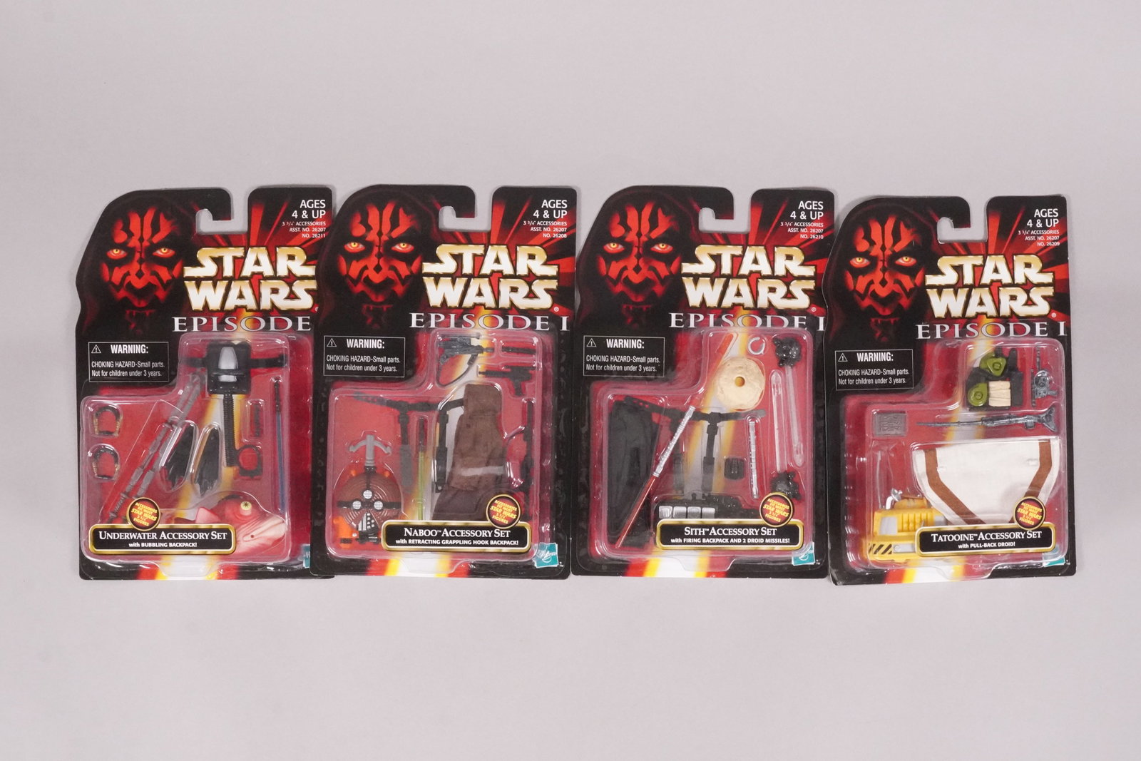Lots Star Wars action figures in box (1 of 5)