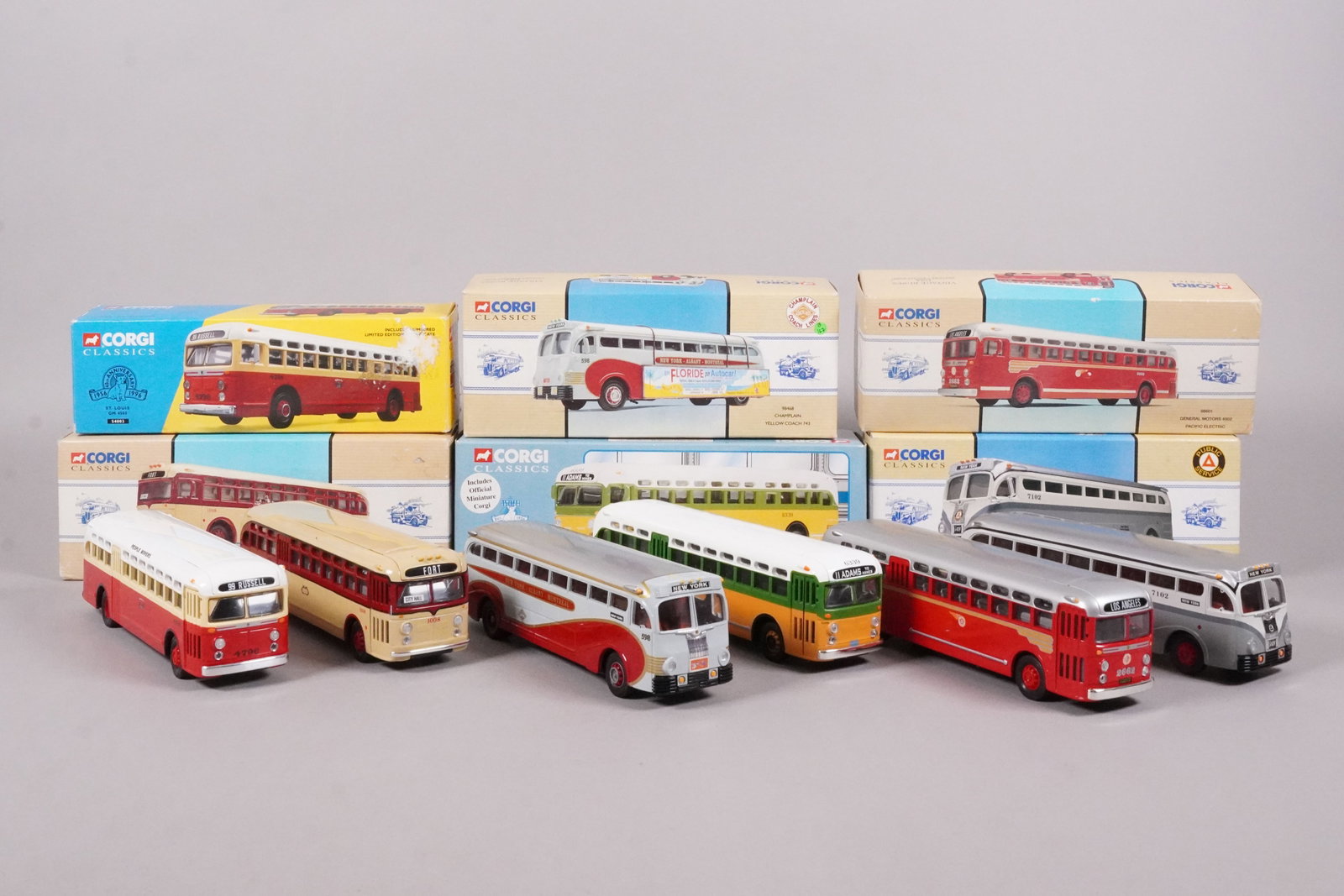 Lots Corgi bus in original box (1 of 7)