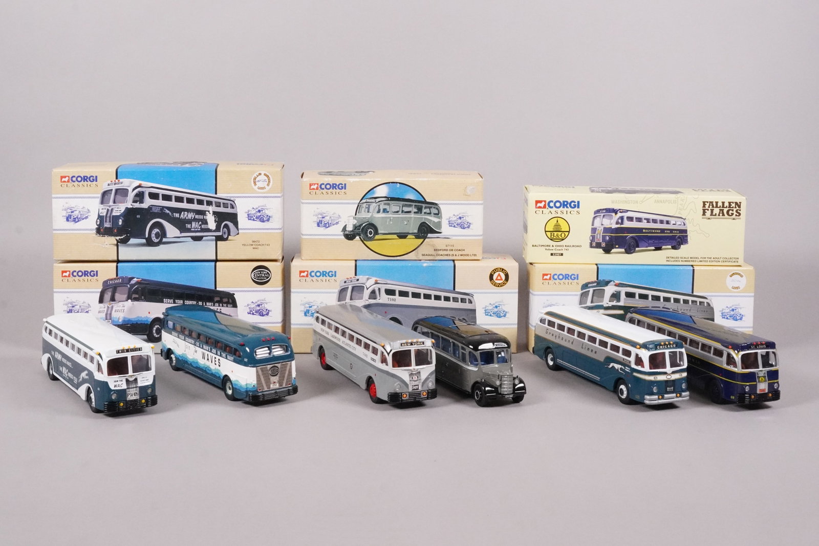 Lots Corgi bus in original box (1 of 7)
