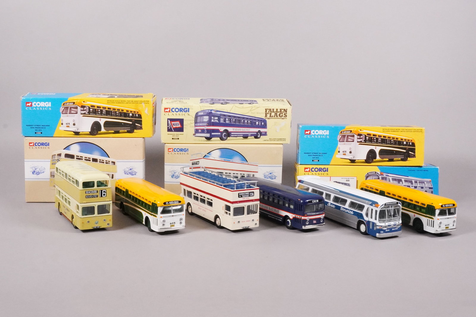 Lots Corgi bus with original box (1 of 7)