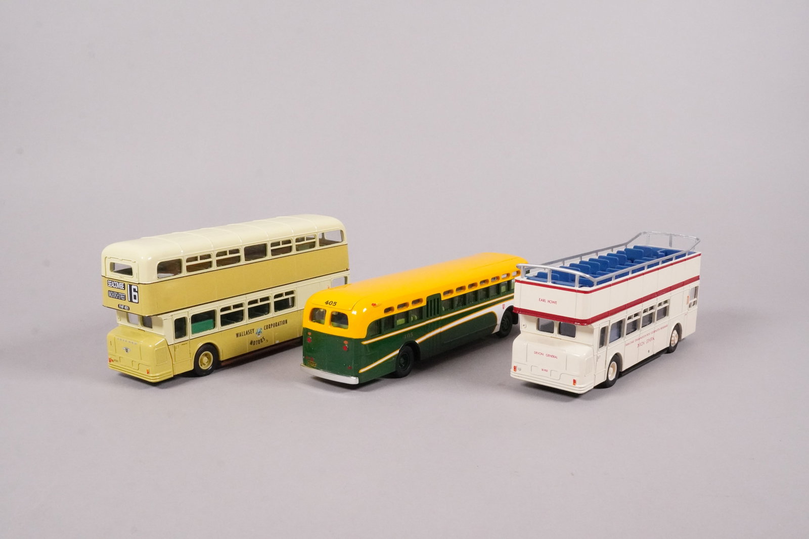 Lots Corgi bus with original box - 4