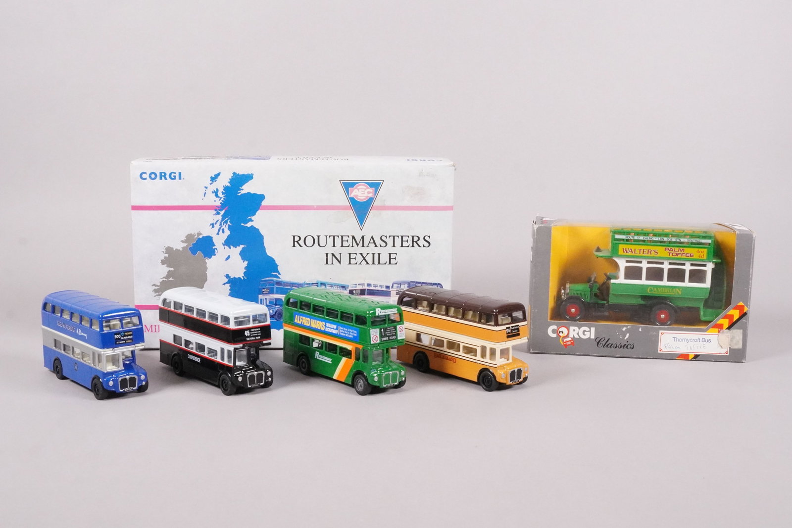 Lots vintage Corgi bus (1 of 7)