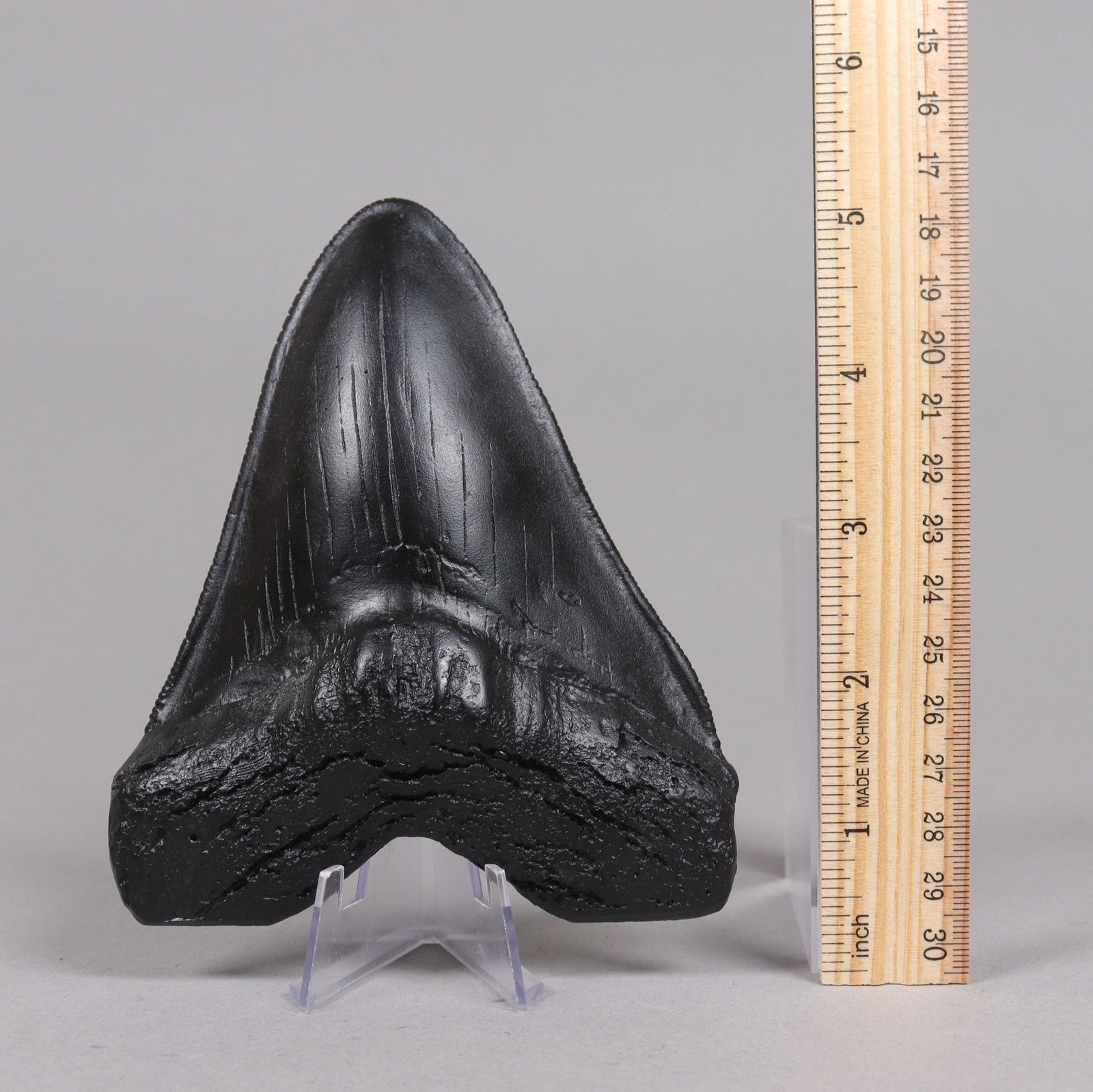 A large carved item ungraded (1 of 5)