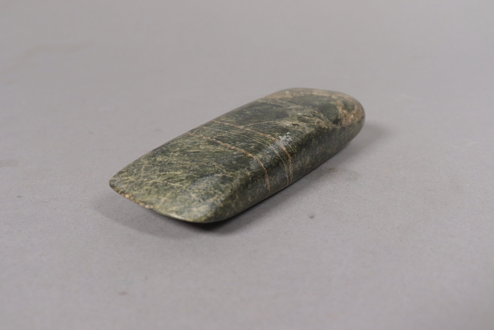 Important Pre-Colombian jade celt - 3