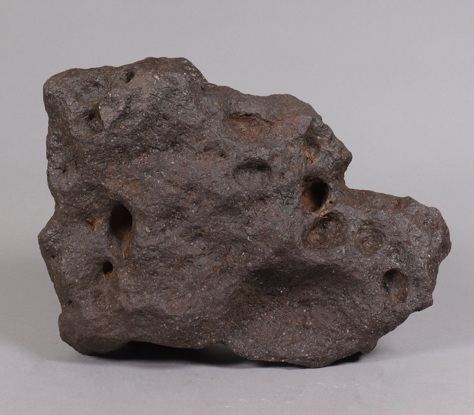 A large possibly meteorite boulder ungraded: A large possibly meteroite boulder, ungraded. All sales are final, no return. Condition selling it as is.