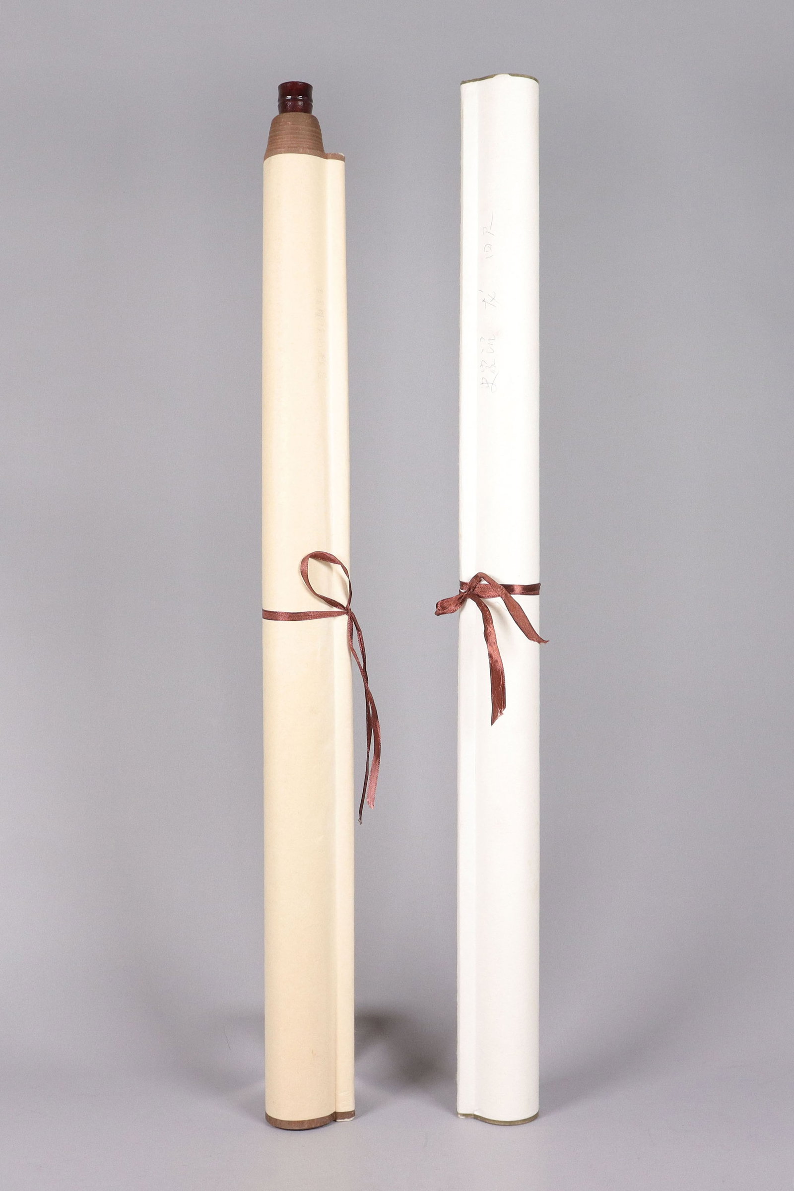 2 Chinese fine painting scrolls (1 of 7)