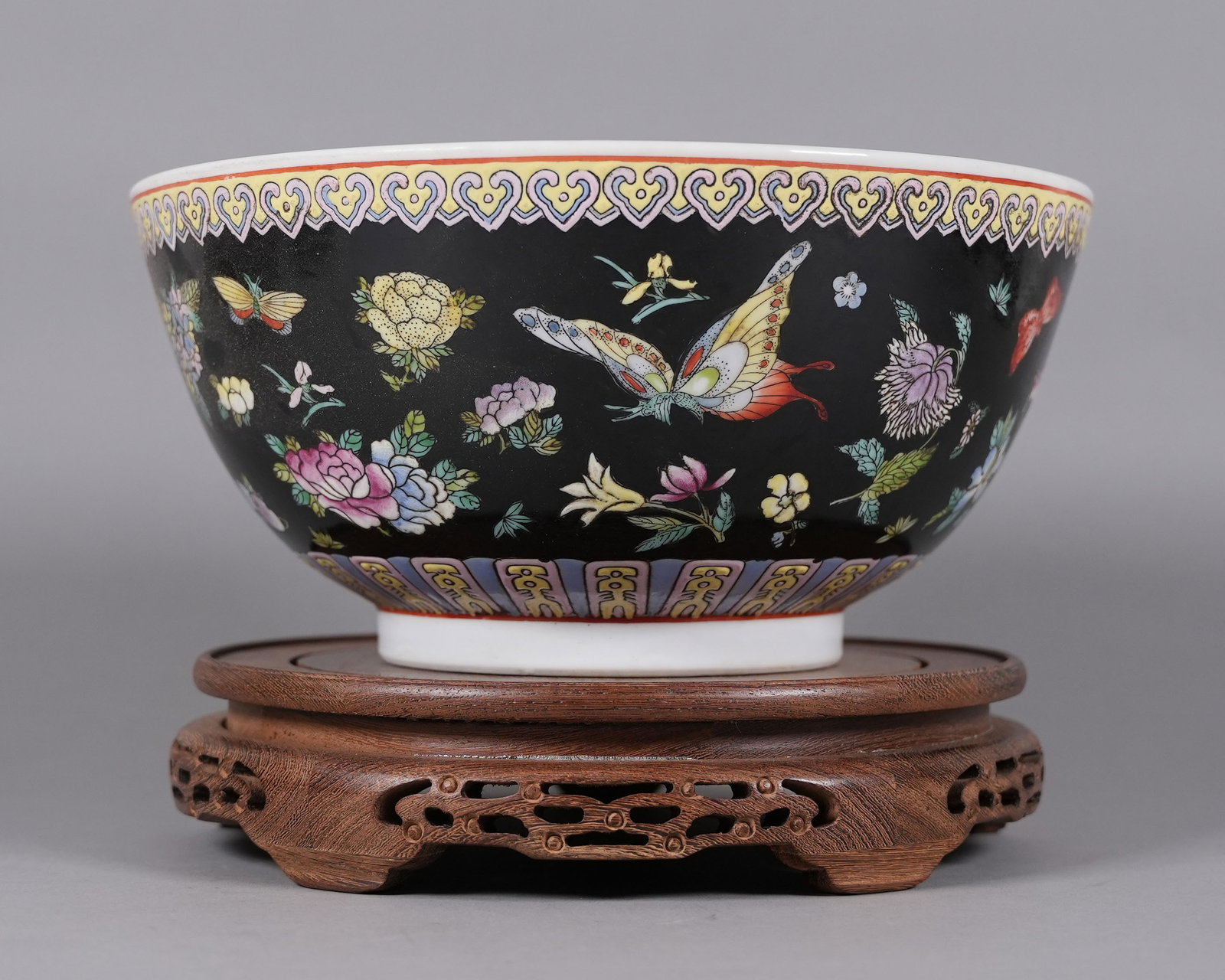 Chinese large fine bowl (1 of 7)