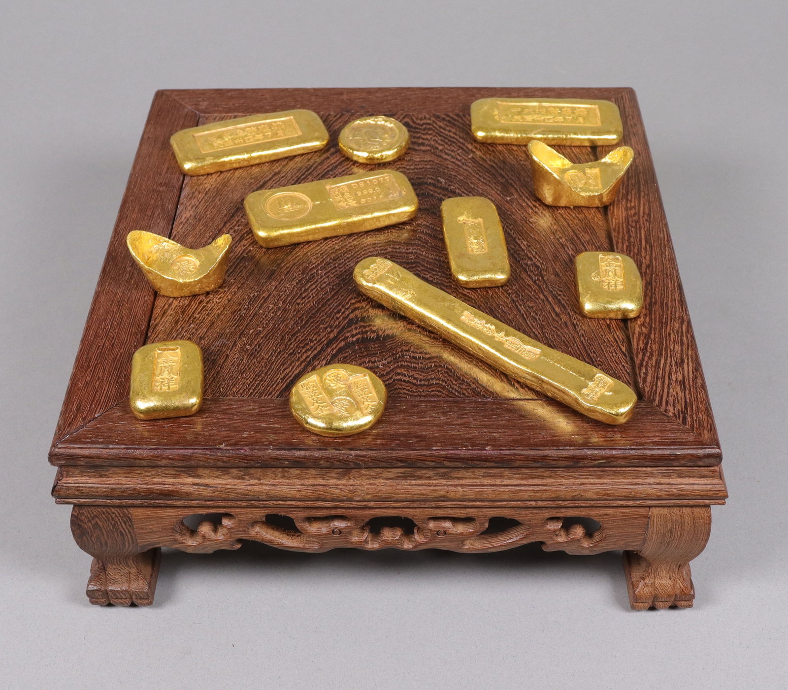 Lots Chinese ingots ungraded: Lots Chinese ingots ungraded. We do not guarantee its material, engraving, carvings, age or authenticity, and even grading. All sales are final, no return. Condition selling it as is. Please contact