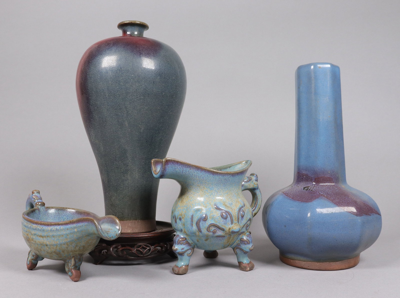 Lots Chinese fine porcelains: Lots Chinese fine porcelains, largest H: 10.25" x W: 5.15."