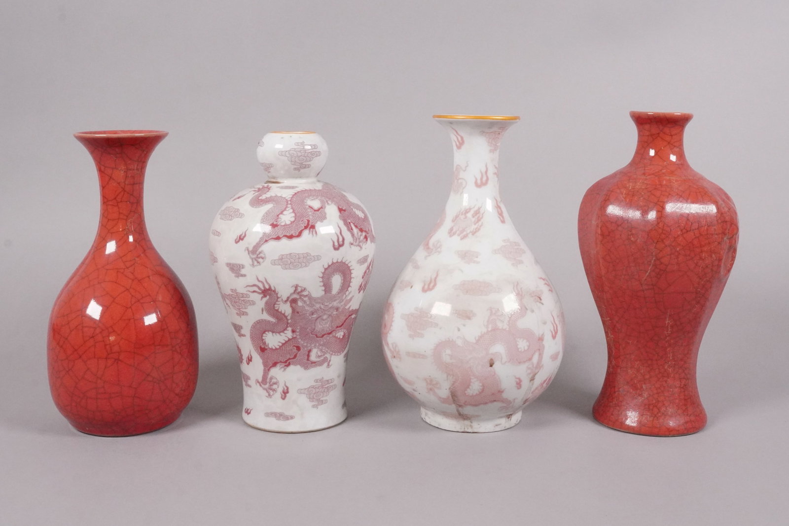 4 Chinese fine vase: 4 Chinese fine vase, largest H: 8.4" x W: 4.8."
