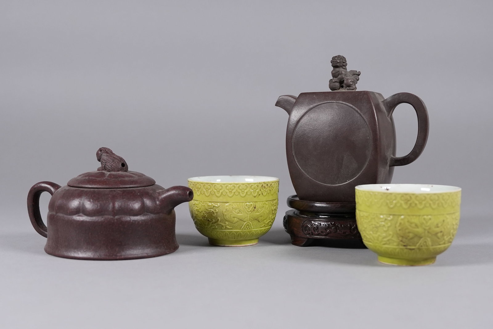 Lots Chinese teapots and bowls: Lots Chinese fine tepots and bowls, largest H: 4.7" x W: 5.1."