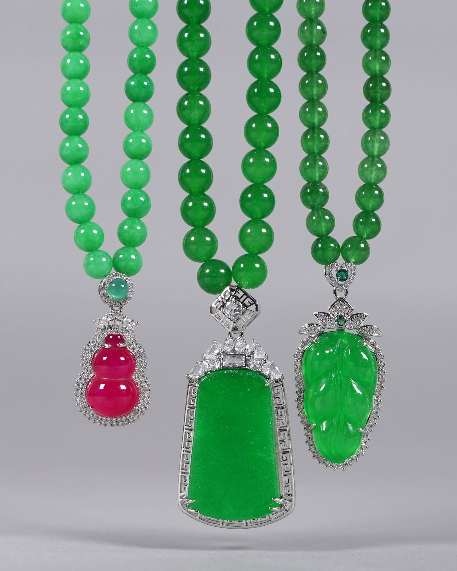 Lots Chinese fine carved necklaces (1 of 6)