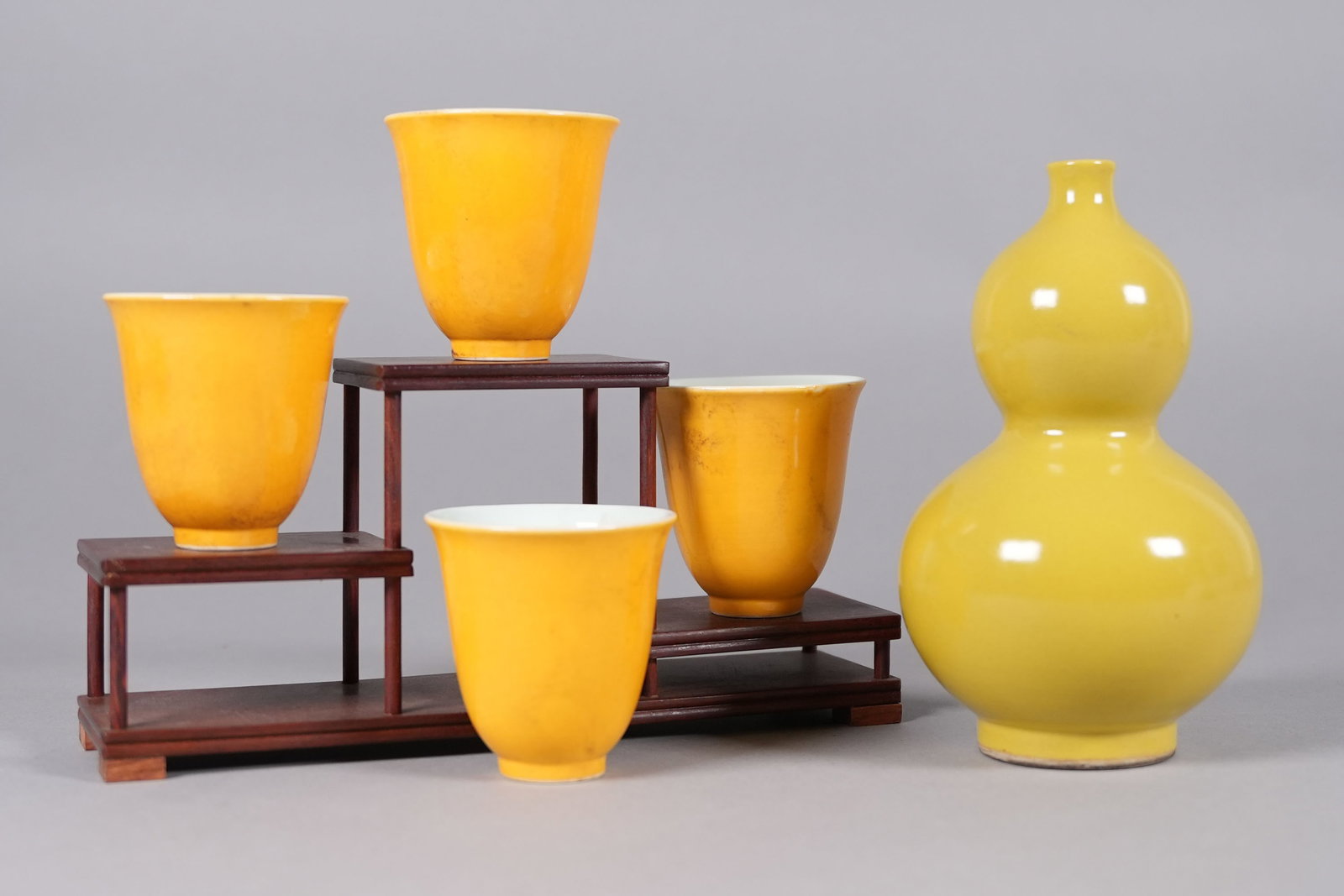 Lots Chinese yellow porcelains: Lots Chinese yellow porcelains, largest H: 6.3" x W: 4."