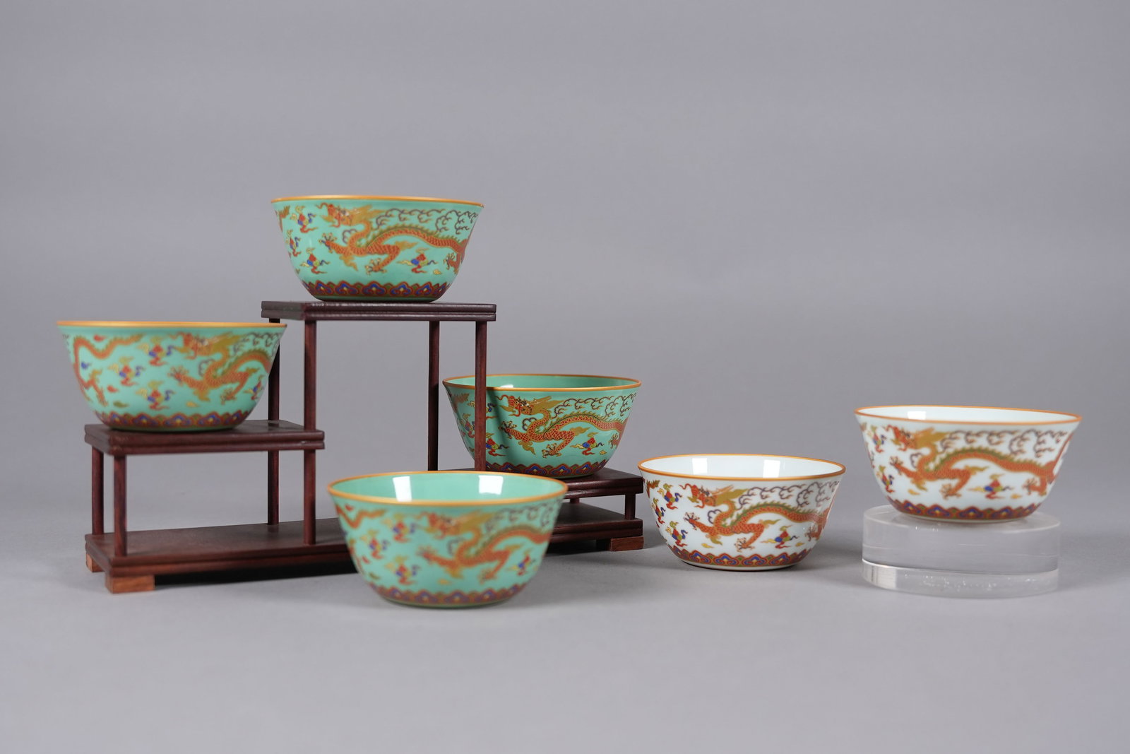Lots Chinese fine bowls: Lots Chinese fine bowls. H 1.5" x W: 3.3"