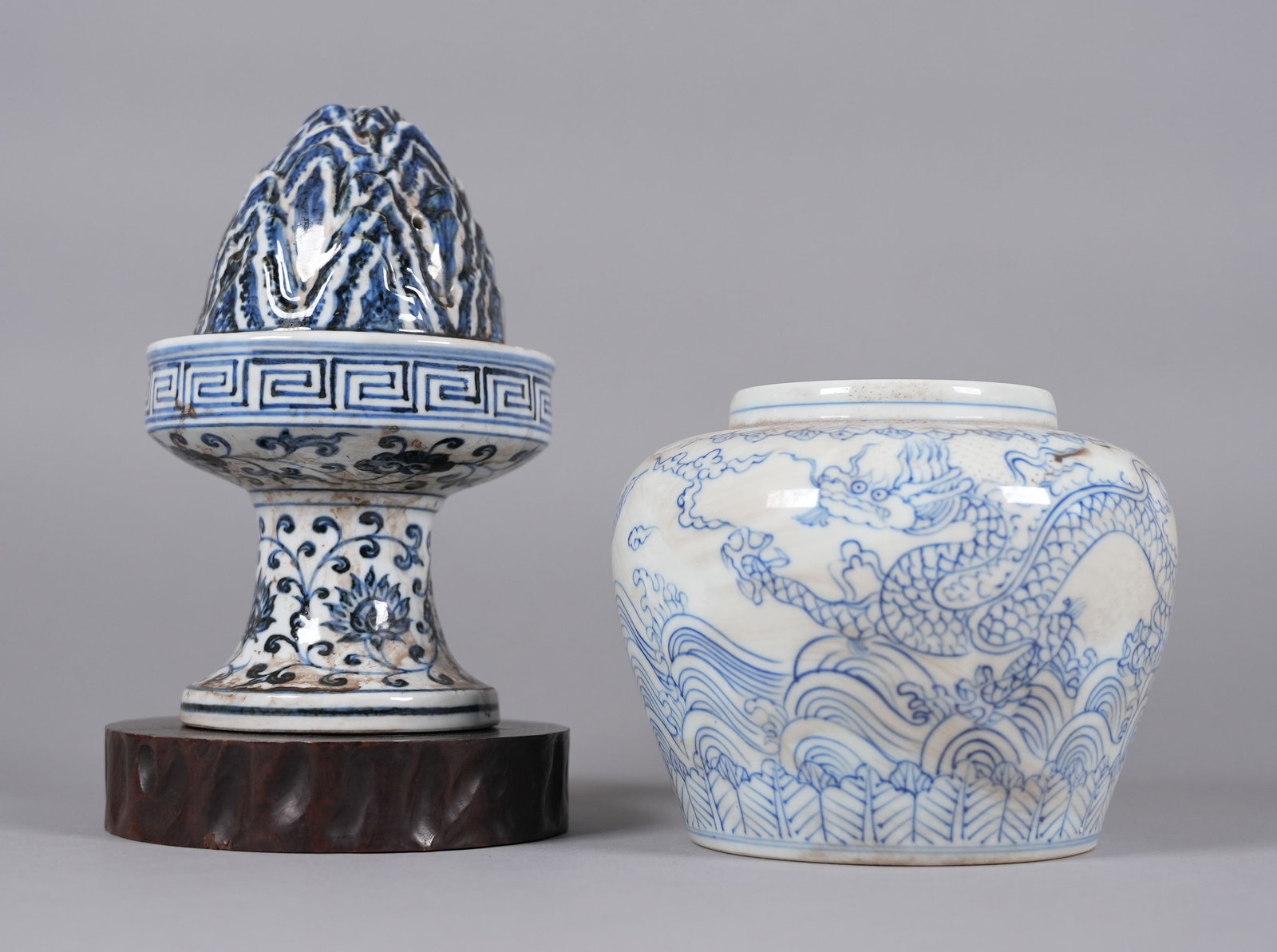 2 Chinese b/w fine porcelains (1 of 7)