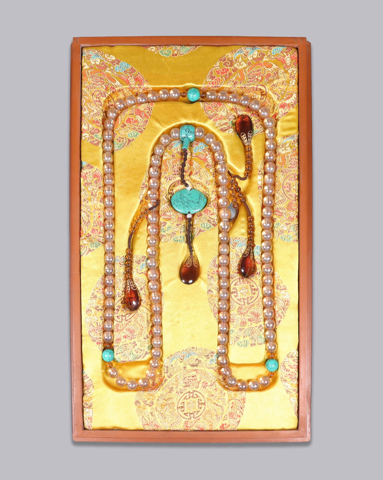 Chinese long court beads: Chinese fine long court bead with box.