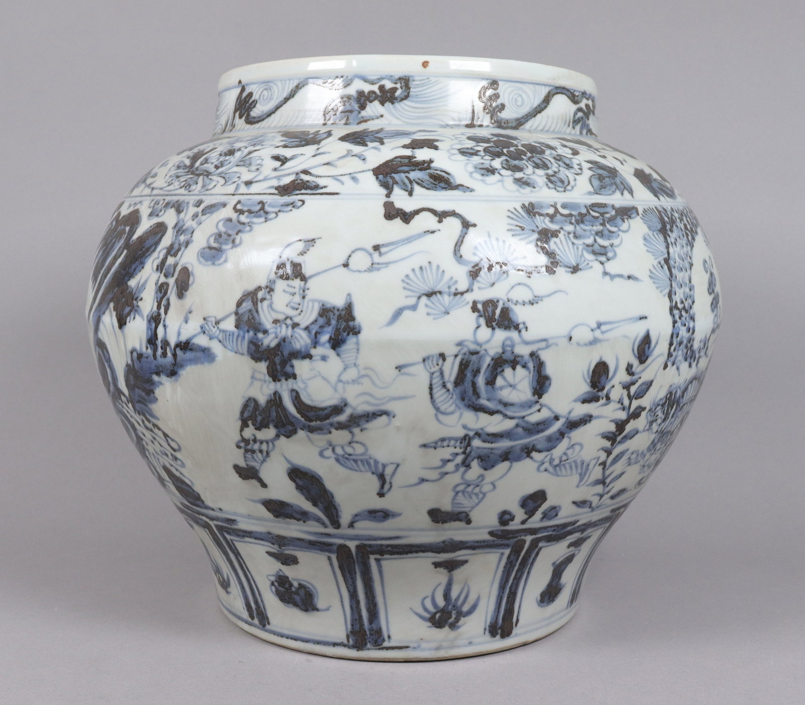Chinese large fine heavy jar (1 of 7)