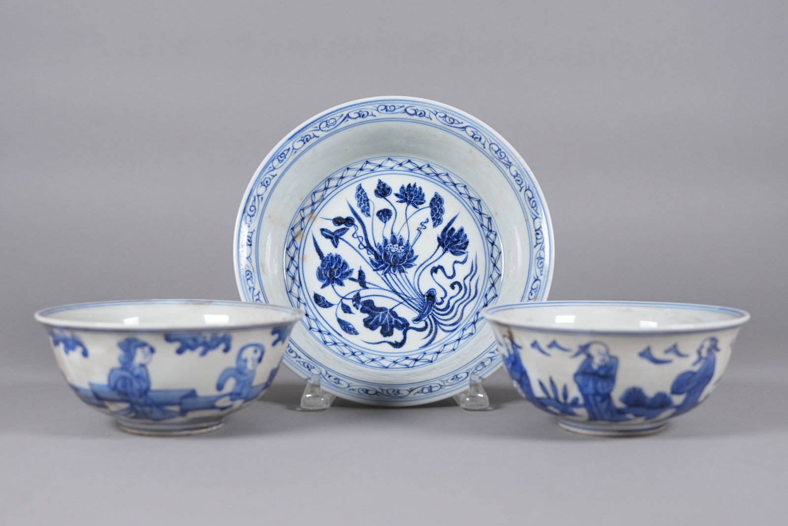 Lots Chinese fine b/w porcelains: Lots Chinese fine blue and white porcelains, largest H: 2.5" x W: 8.9."