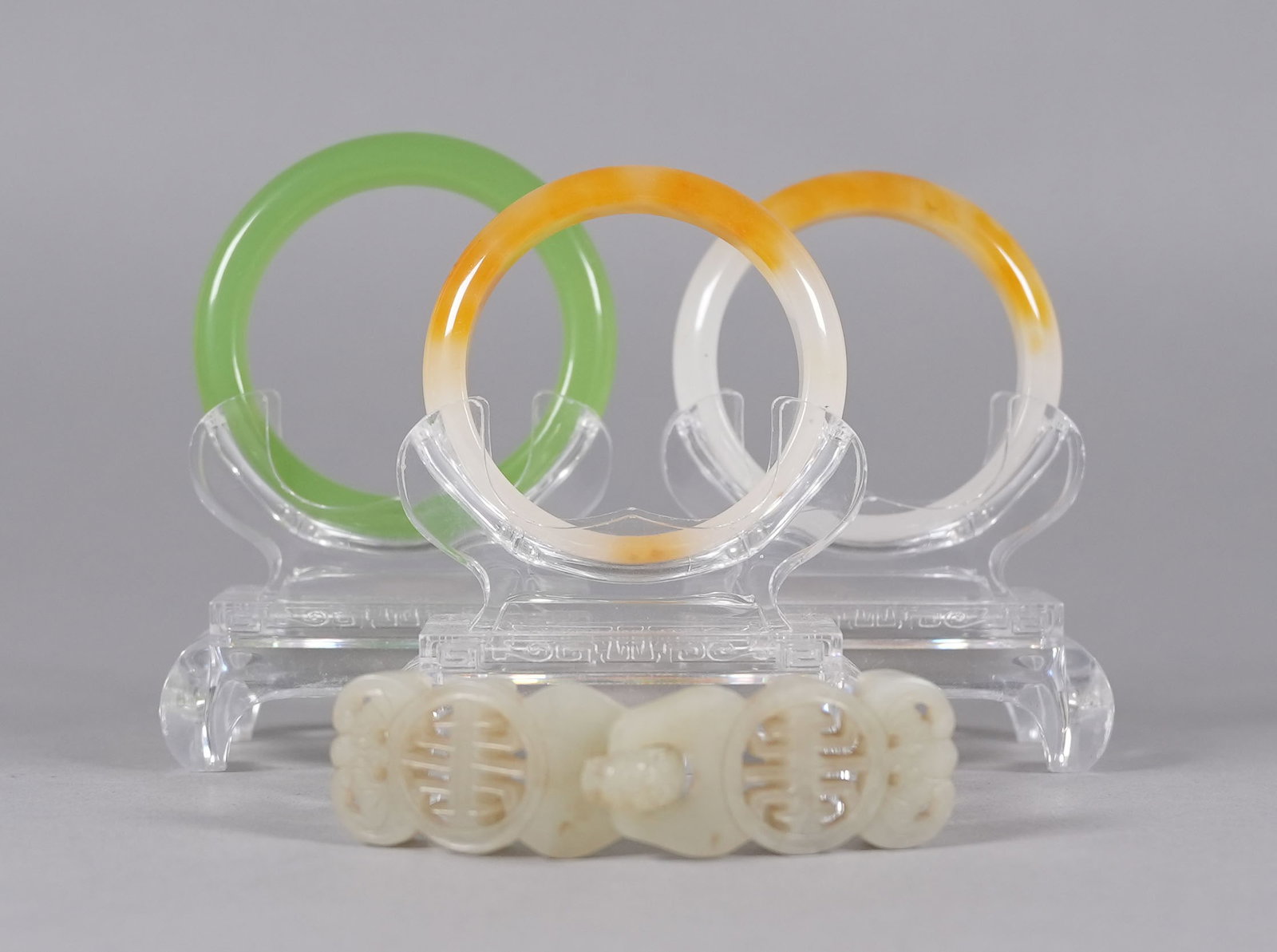 Lots Chinese bangle and jade: Lots Chinese bangle and jade.