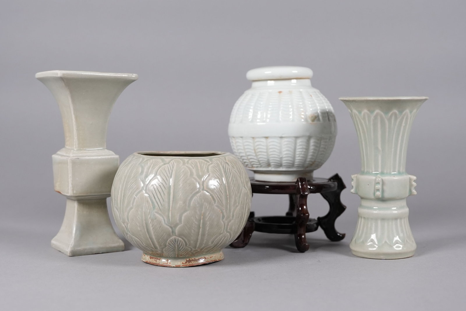 Lots Chinese fine ceramics (1 of 7)
