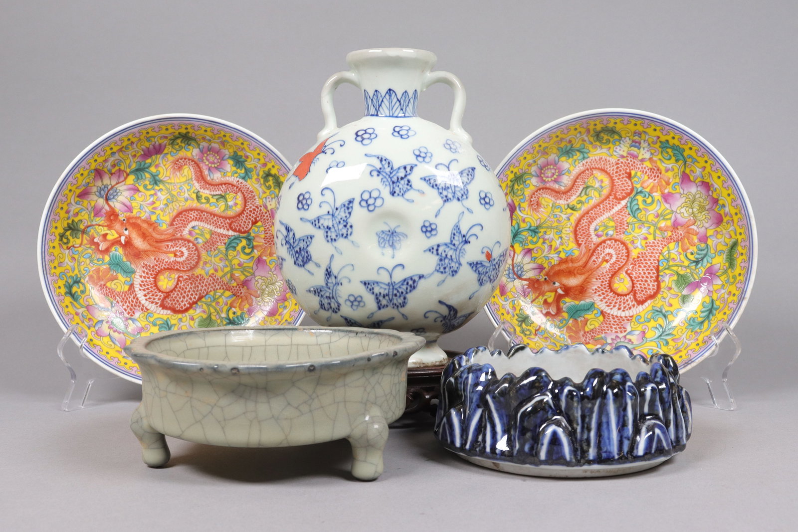 Lots Chinese fine porcelains (1 of 9)