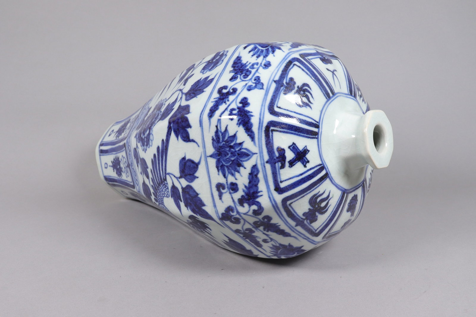 Chinese large b/w fine vase - 3