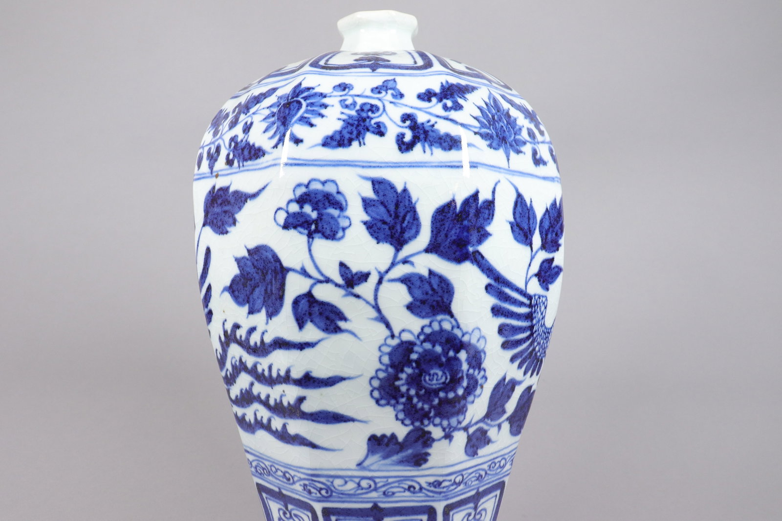 Chinese large b/w fine vase - 5
