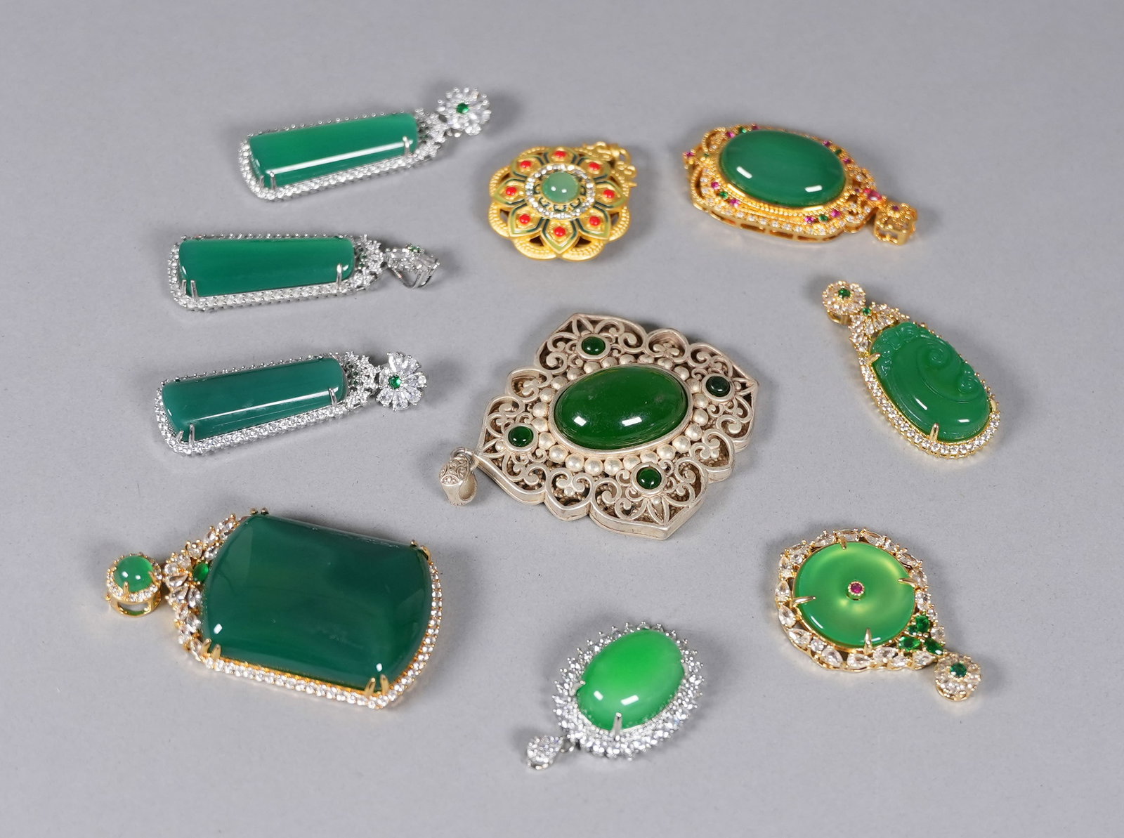 Lots Chinese apple green jewelry: Lots Chinese apple green jewelry.