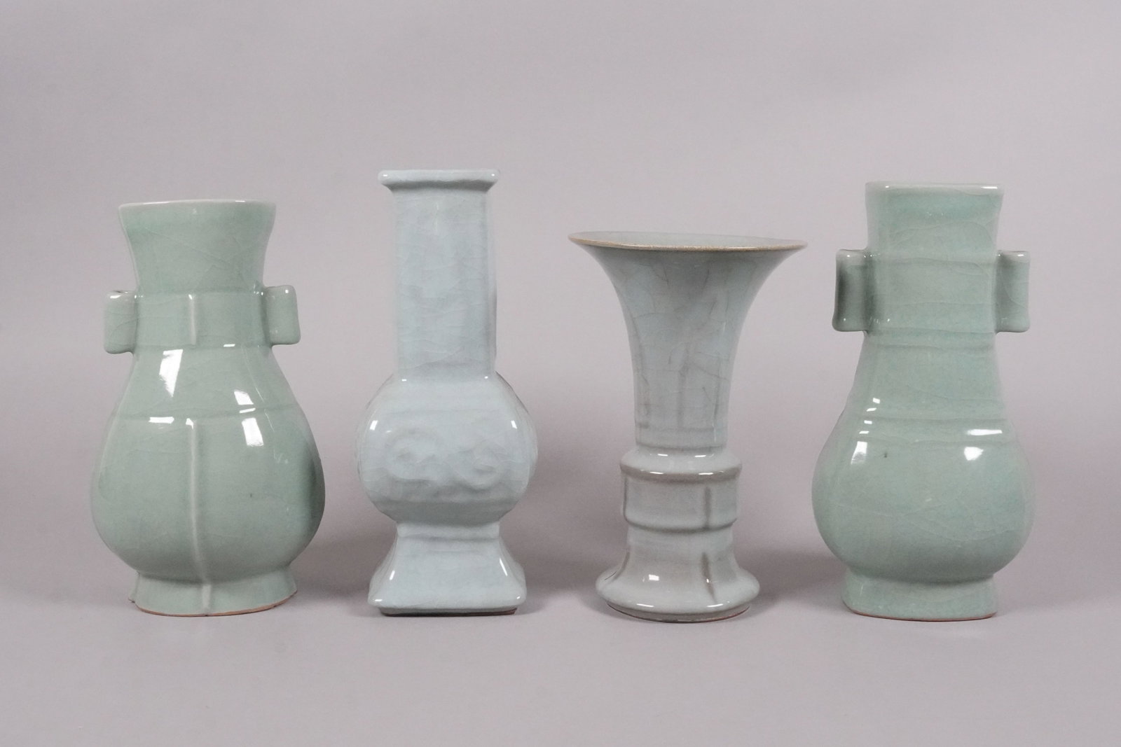 4 Chinese fine celadon vase (1 of 7)