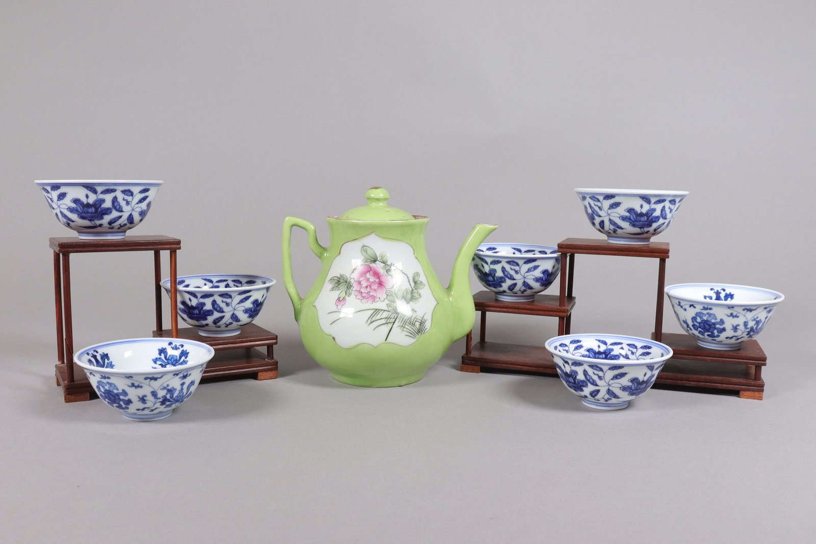 Lots Chinese tea items: Lot sChinese tea items.